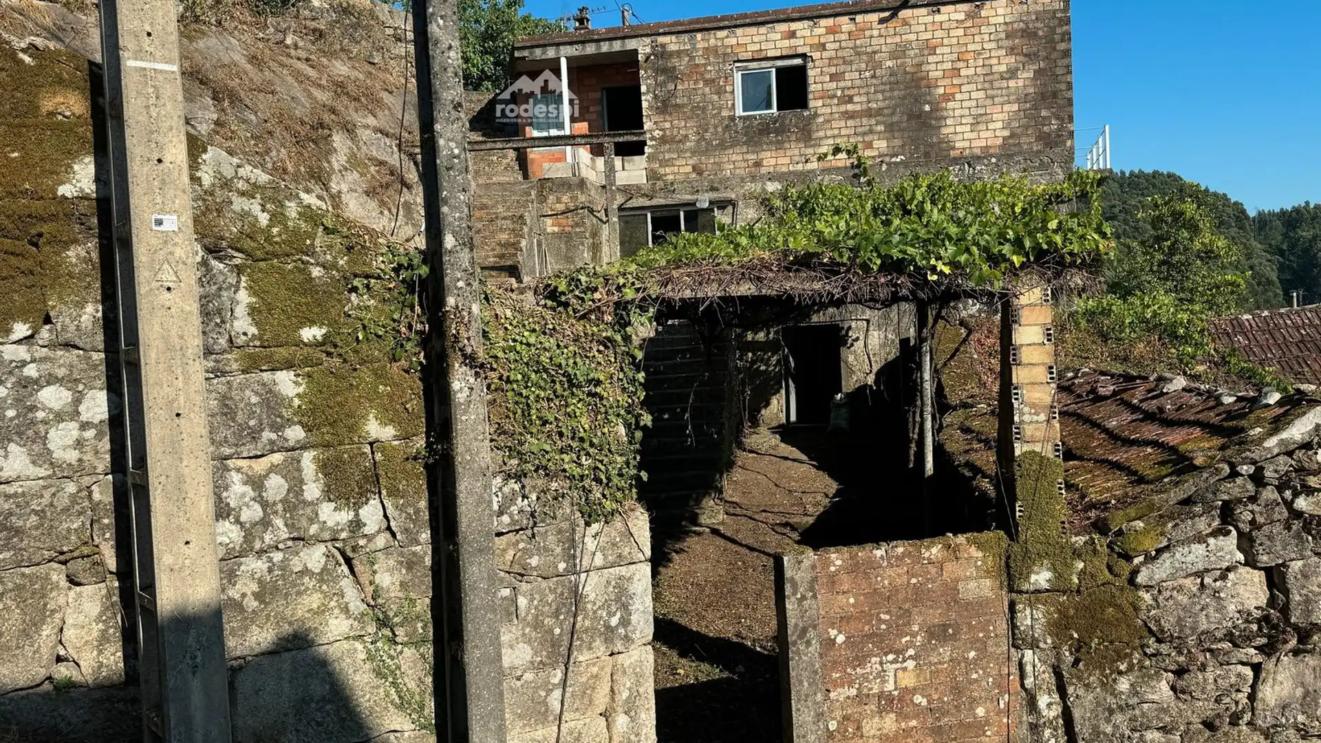 Vista exterior de Casa o xalet en venda en Covelo amb Traster