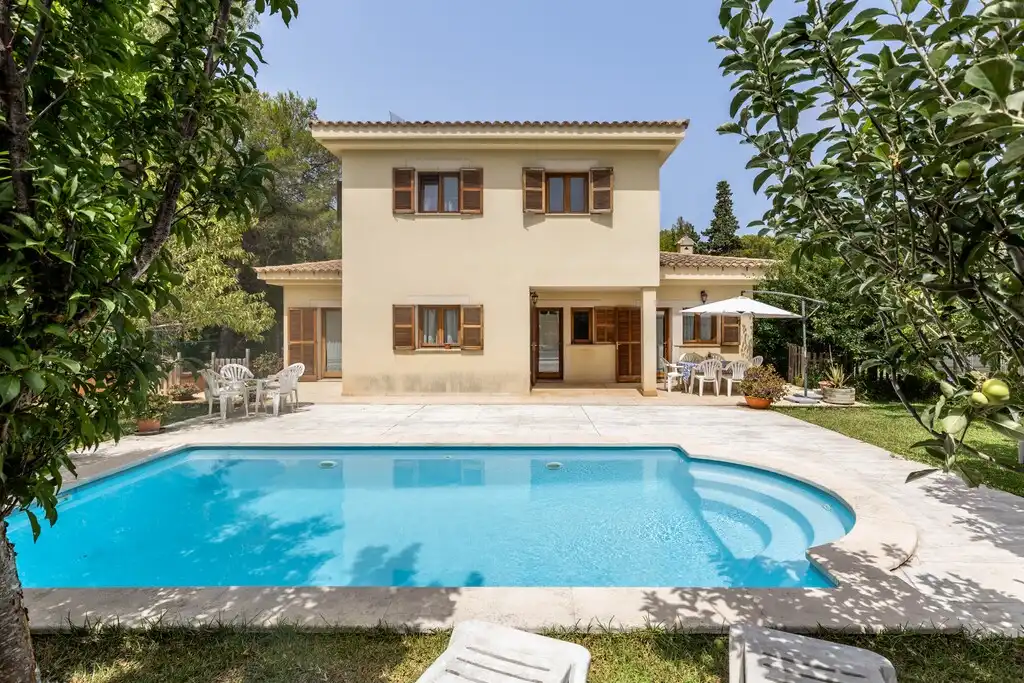 Vista exterior de Casa o xalet en venda en Alcúdia amb Jardí privat, Terrassa i Piscina