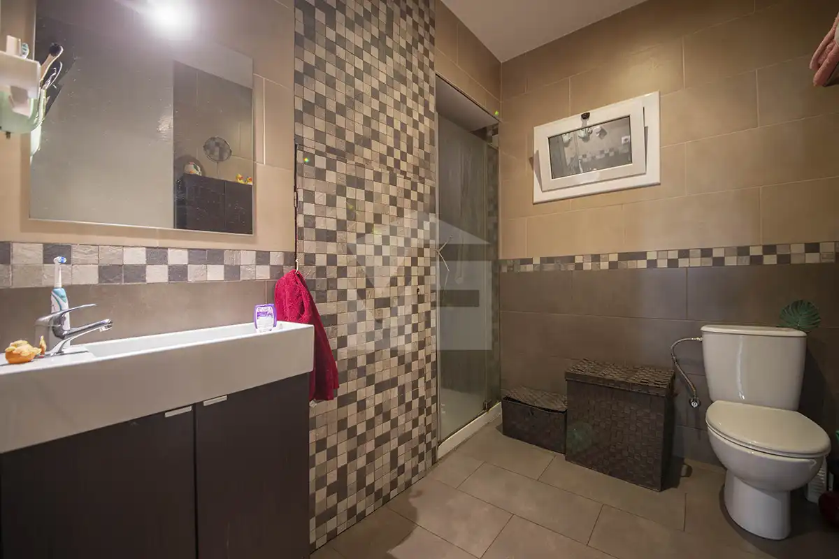 Baño de Piso en venta en Barcelona con Aire acondicionado y Amueblado