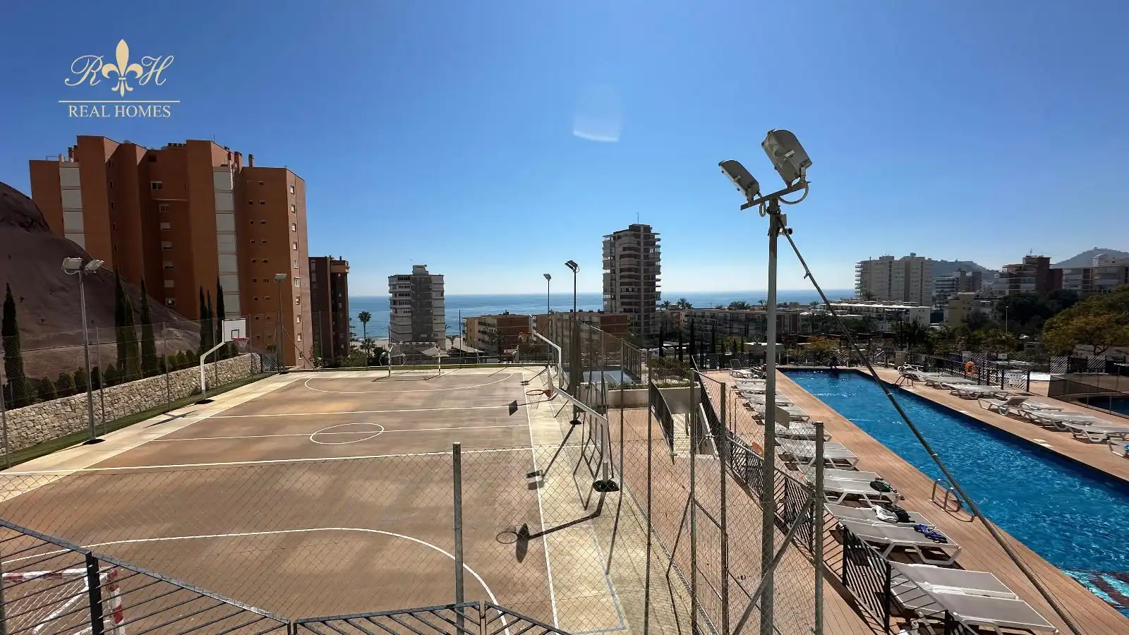 Swimming pool of Flat for rent in Benidorm  with Air Conditioner, Heating and Terrace