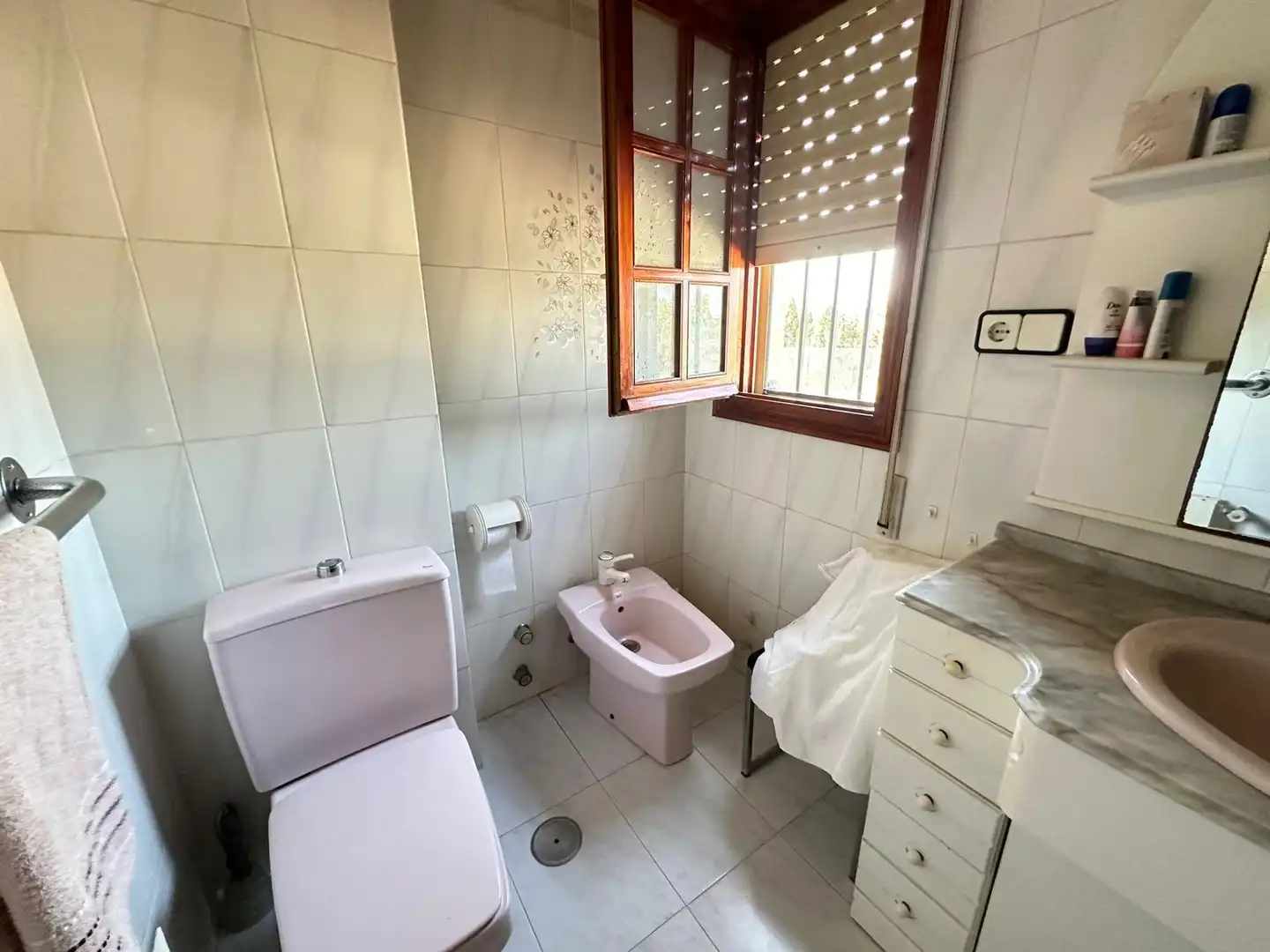 Bany de Casa o xalet en venda en Alicante / Alacant amb Jardí privat, Terrassa i Traster