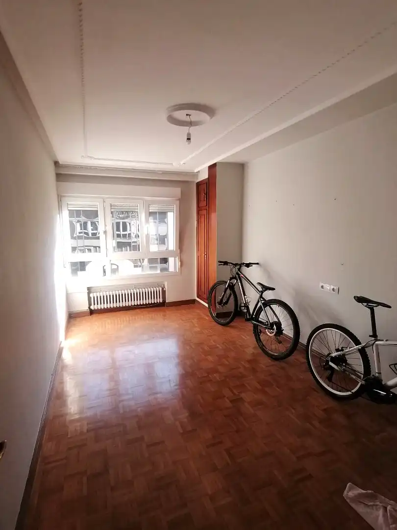 Wohnung zur Miete in Gijón  mit Heizung, Parkett und Terrasse
