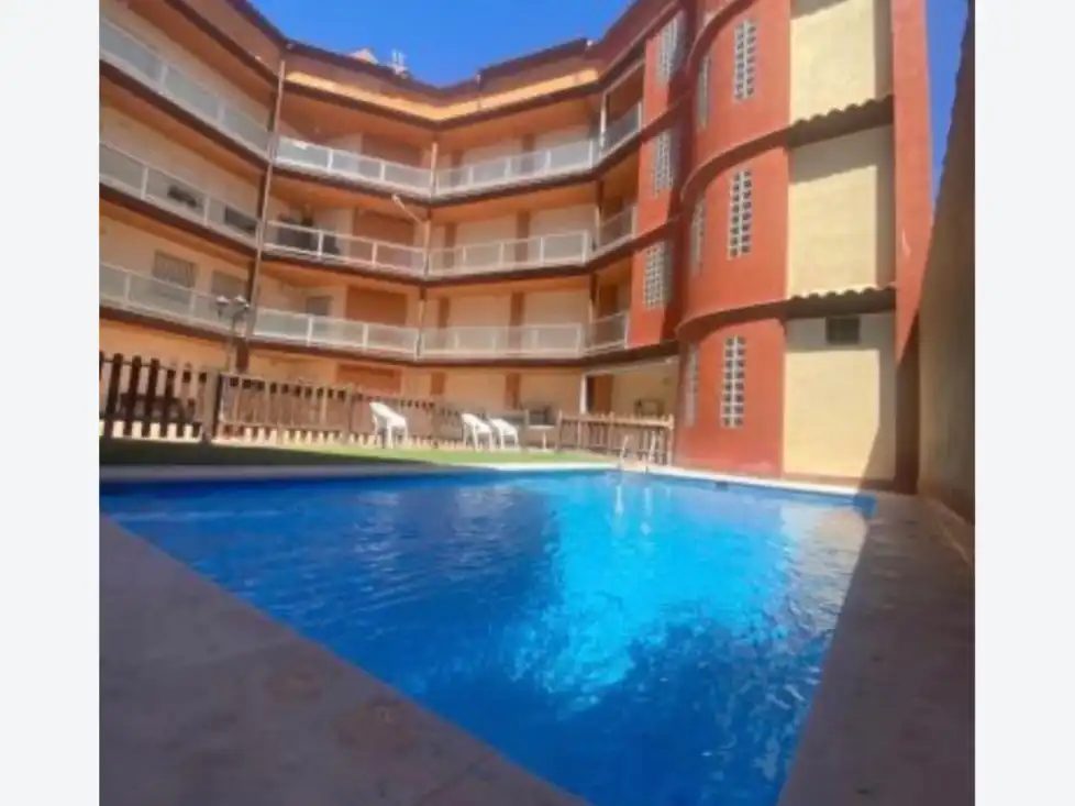 Swimming pool of Flat for rent in Baeza  with Air Conditioner, Heating and Parquet flooring