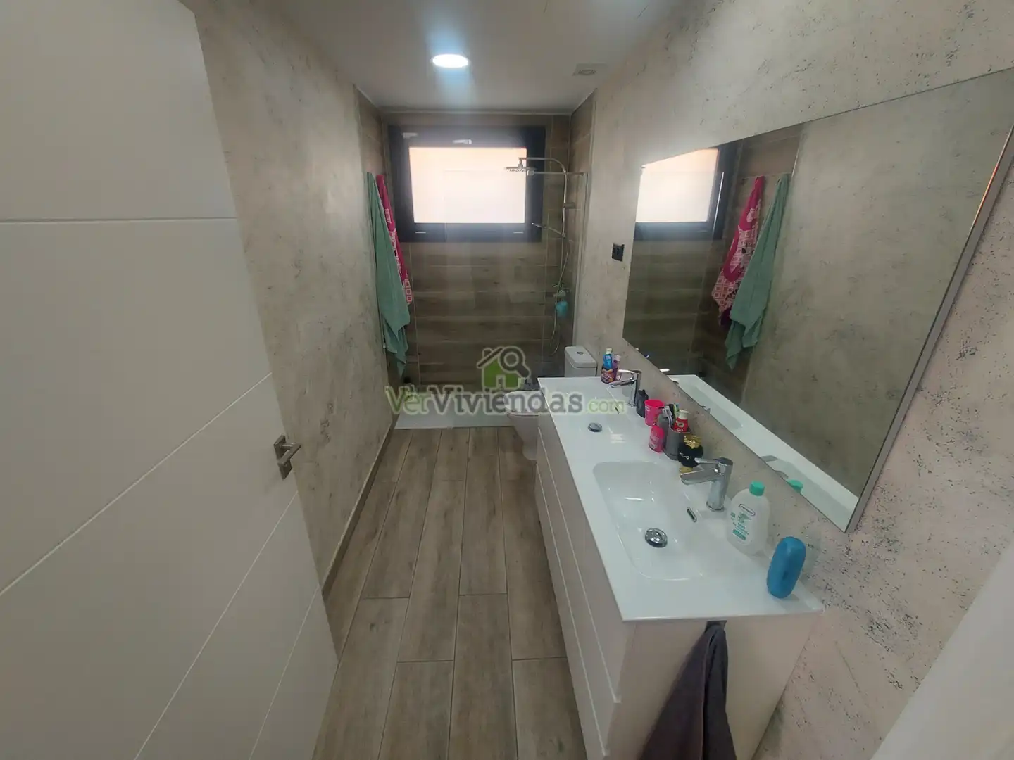 Badezimmer von Haus oder Chalet zum Verkauf in Pallejà mit Klimaanlage, Heizung und Privatgarten