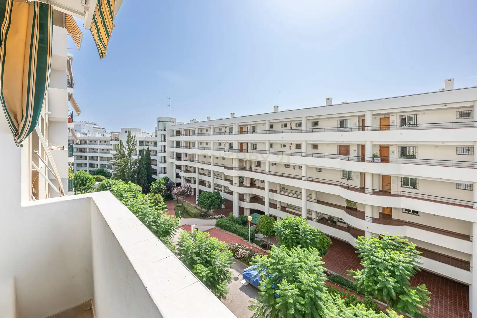 Vista exterior de Apartamento en venta en Marbella con Aire acondicionado, Trastero y Balcón