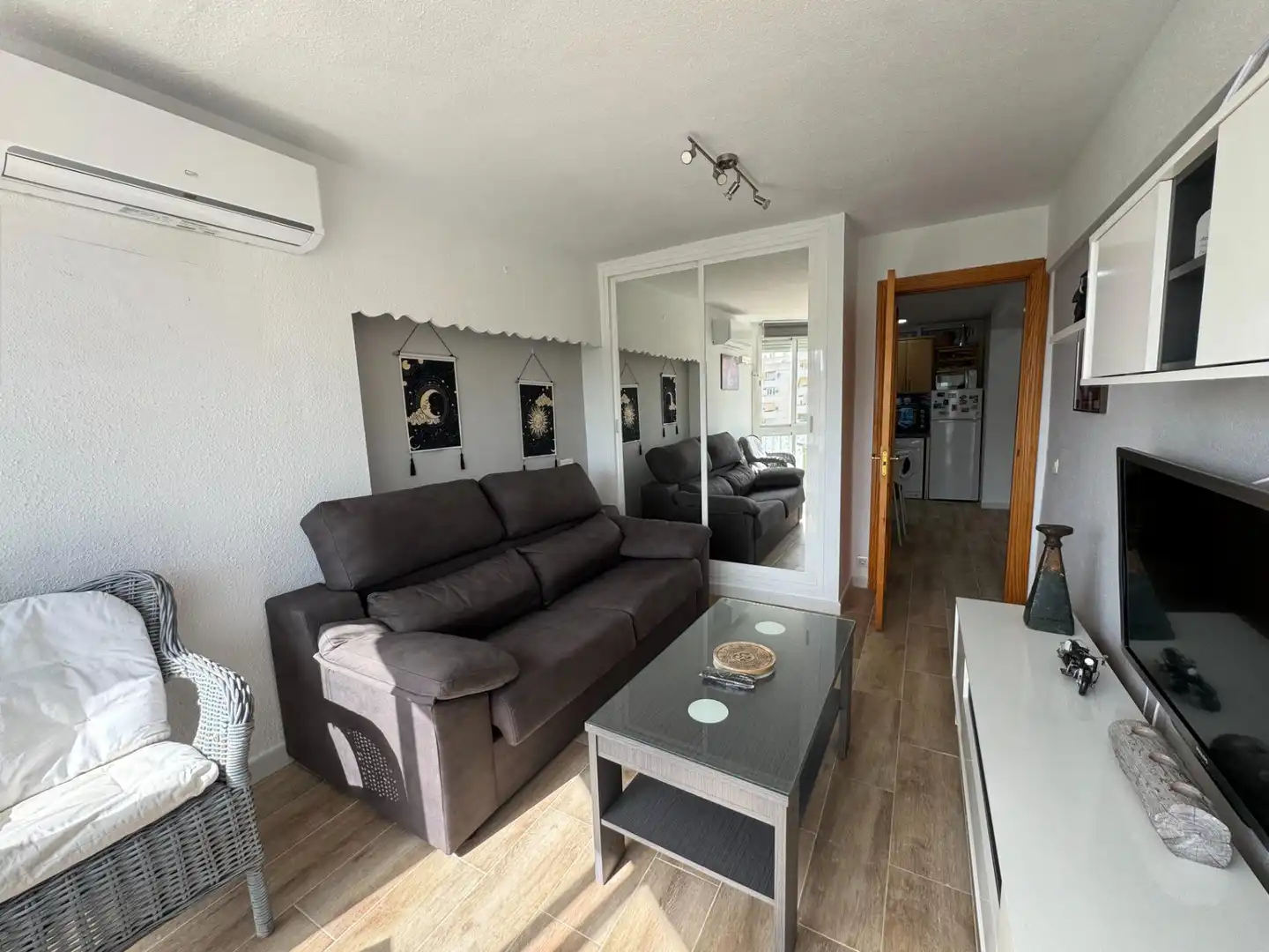 Wohnzimmer von Wohnungen zur Miete in Benalmádena mit Privatgarten, Möbliert und Gemeinschaftspool