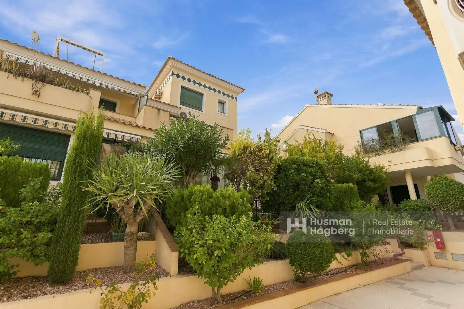 Adosado con terraza en venta en Orihuela Costa