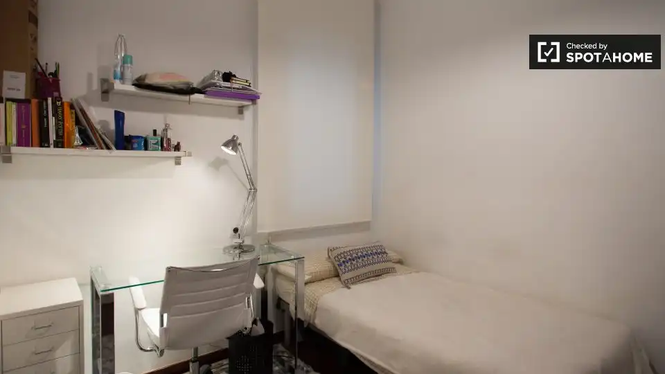 Zimmer in Sant Gervasi- Galvany