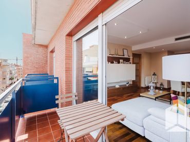 Piso con balcón en venta en Centre