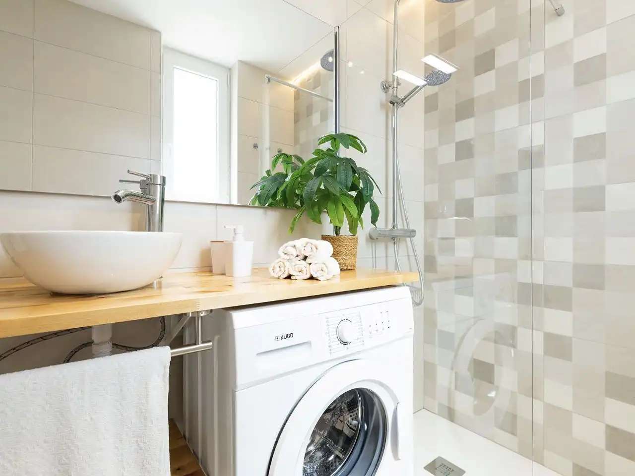 Bathroom of Flat for share in Murcia  with Air Conditioner, Heating and Terrace