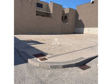 Terreno residencial en venta en Calle Solar Zona Colegio Reina Sofia