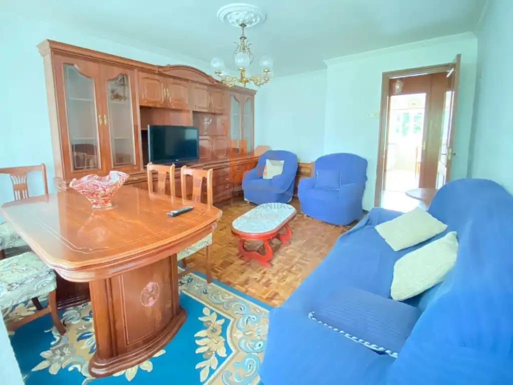 Living room of Flat for rent in Santiago de Compostela   with Furnished and Washing machine