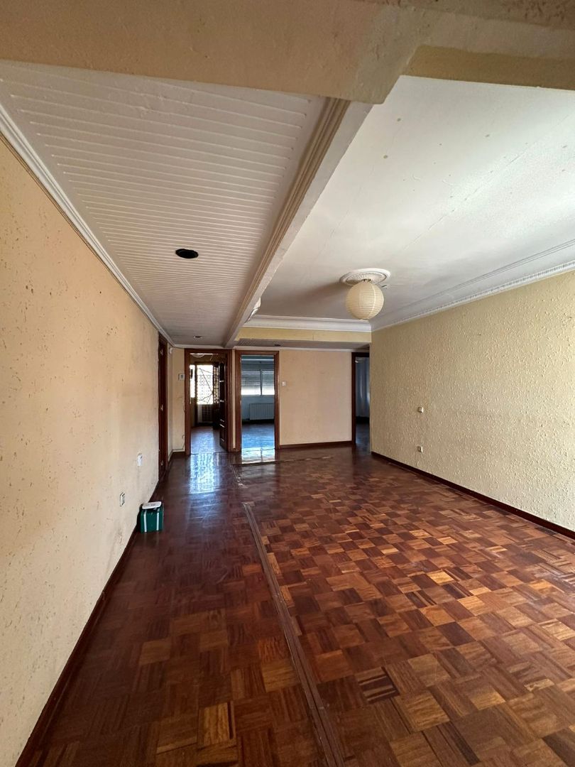 Living room of Flat for sale in  Zaragoza Capital  with Air Conditioner, Balcony and Alarm