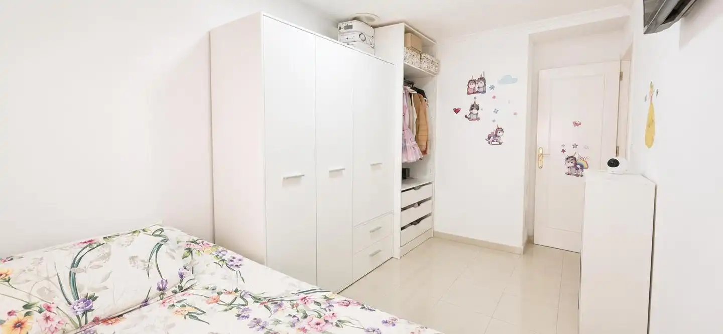 Habitación de Casa o chalet en venta en Elche / Elx con Trastero, Balcón y Piscina comunitaria
