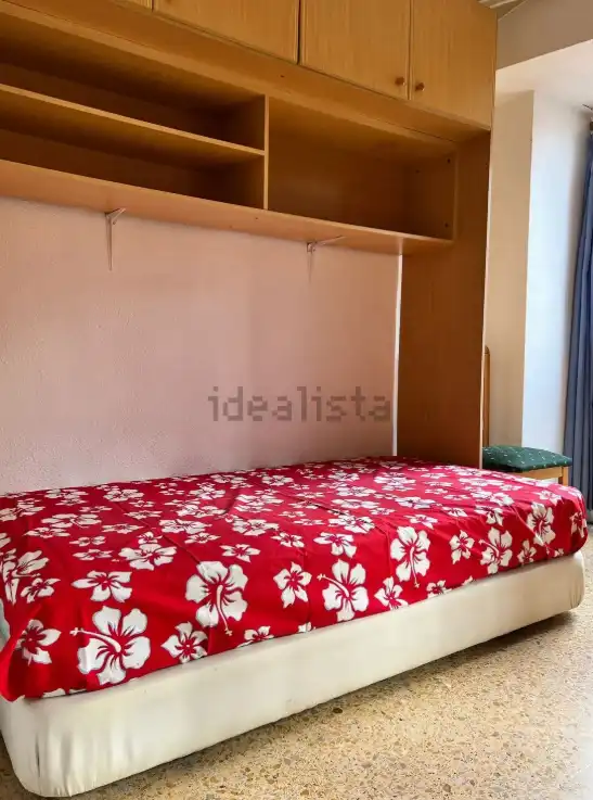 Dormitori de Pis de lloguer en Valencia amb Aire condicionat, Moblat i Forn