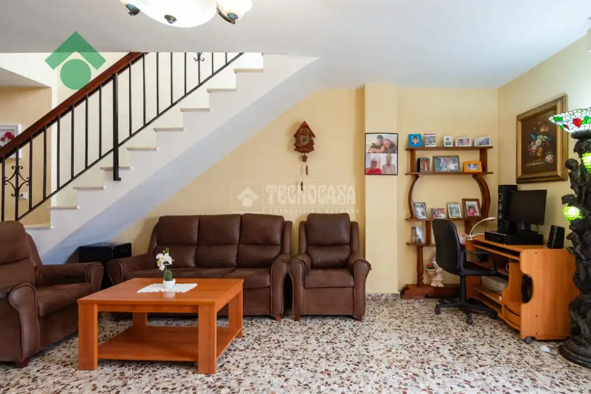 Sala de estar de Casa adosada en venta en Nerja