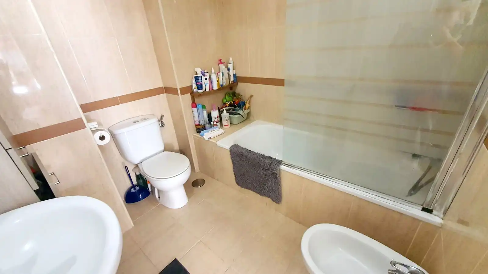 Baño de Piso en venta en Fuengirola con Aire acondicionado, Terraza y Amueblado