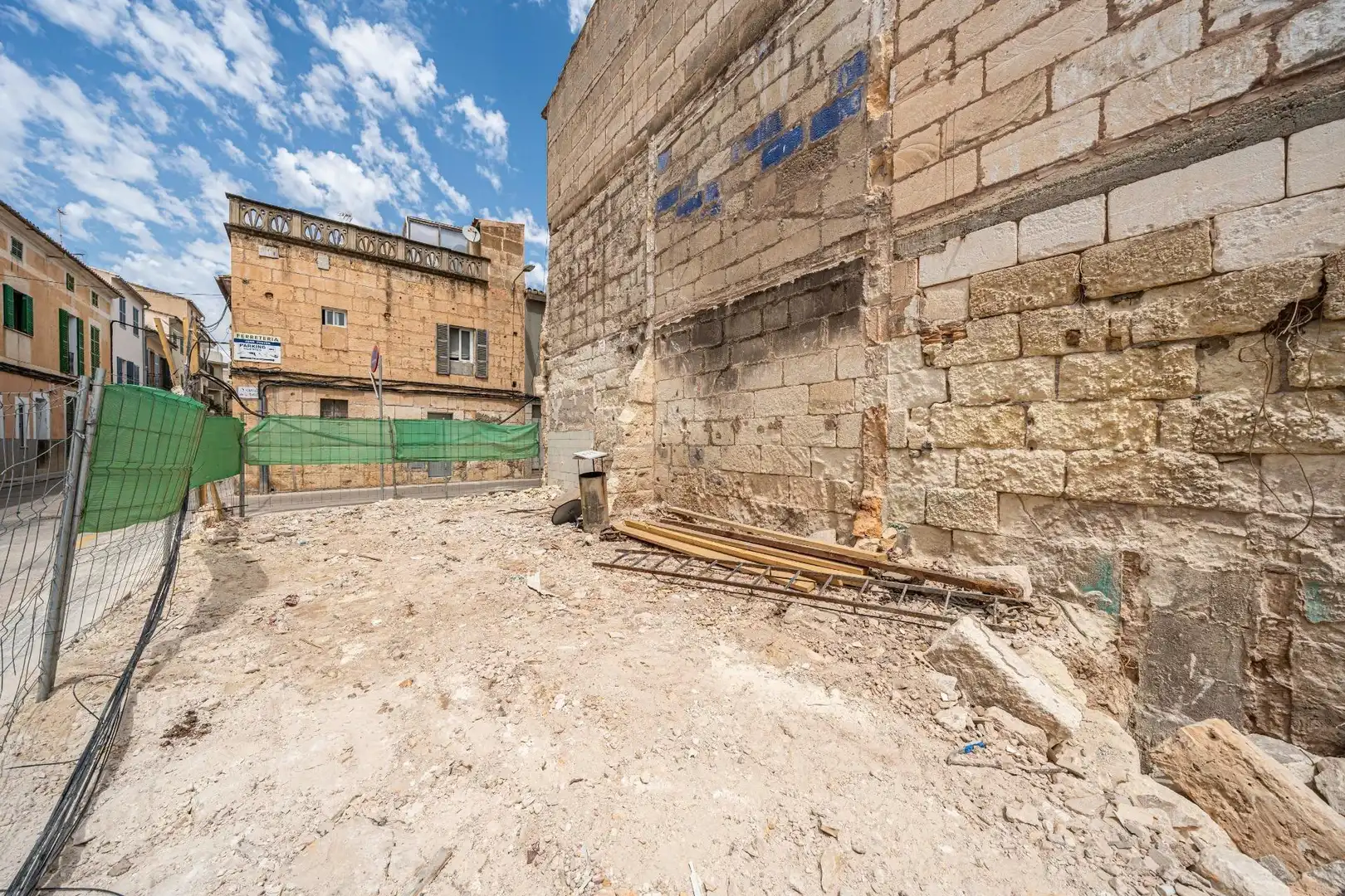 Wohnbaugrundstück zum Verkauf in Carrer de la Salut, imagen 16
