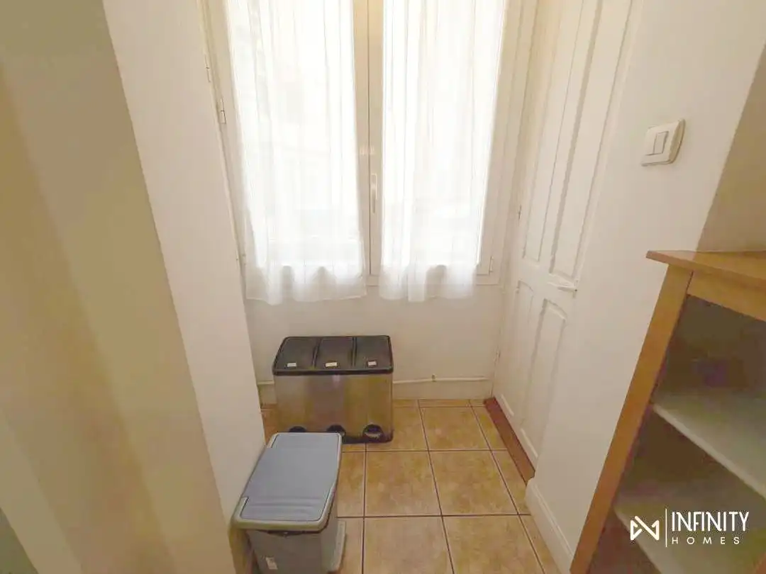 Bathroom of Flat for rent in Bilbao   with Heating and Balcony