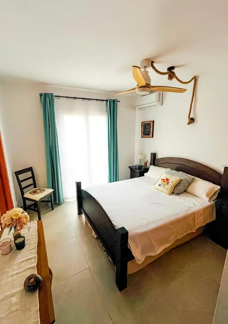 Habitación de Piso de alquiler en Ses Salines con Aire acondicionado, Balcón y Piscina comunitaria