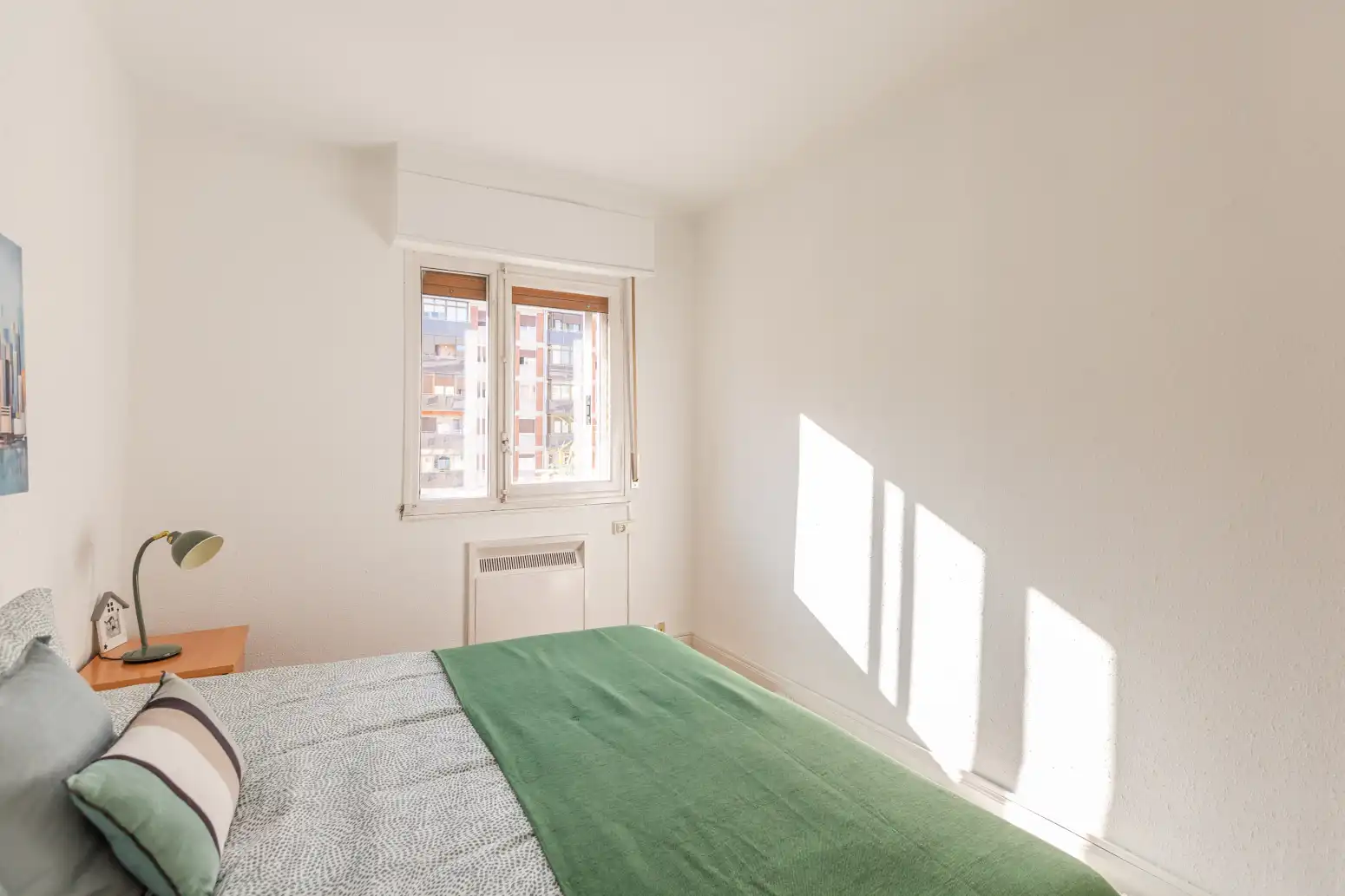 Schlafzimmer von Wohnung zum Verkauf in  Pamplona / Iruña mit Heizung und Balkon