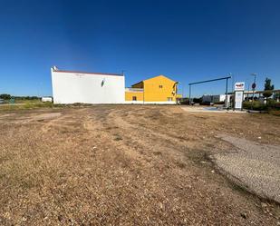 Exterior view of Industrial buildings for sale in Sancti-Spíritus (Salamanca)