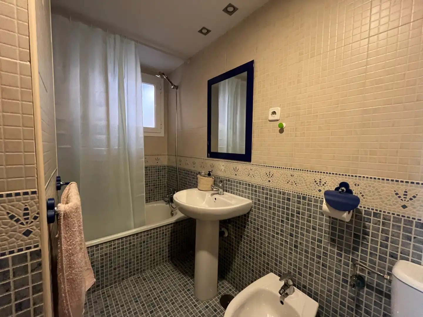 Bathroom of Flat for sale in Torrejón de Ardoz  with Air Conditioner, Heating and Private garden