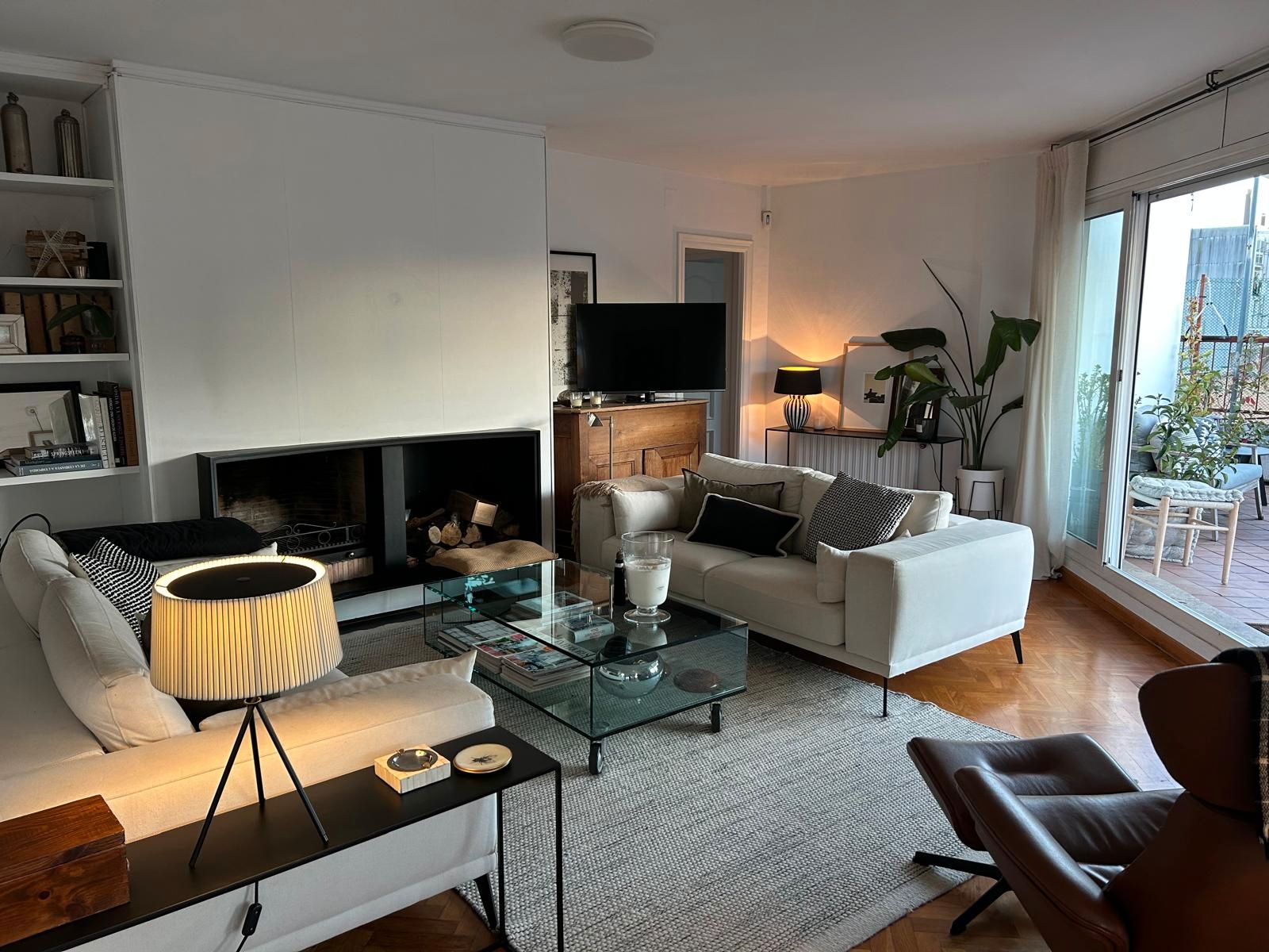 Wohnzimmer von Dachboden zur Miete in Girona Capital mit Klimaanlage, Heizung und Parkett