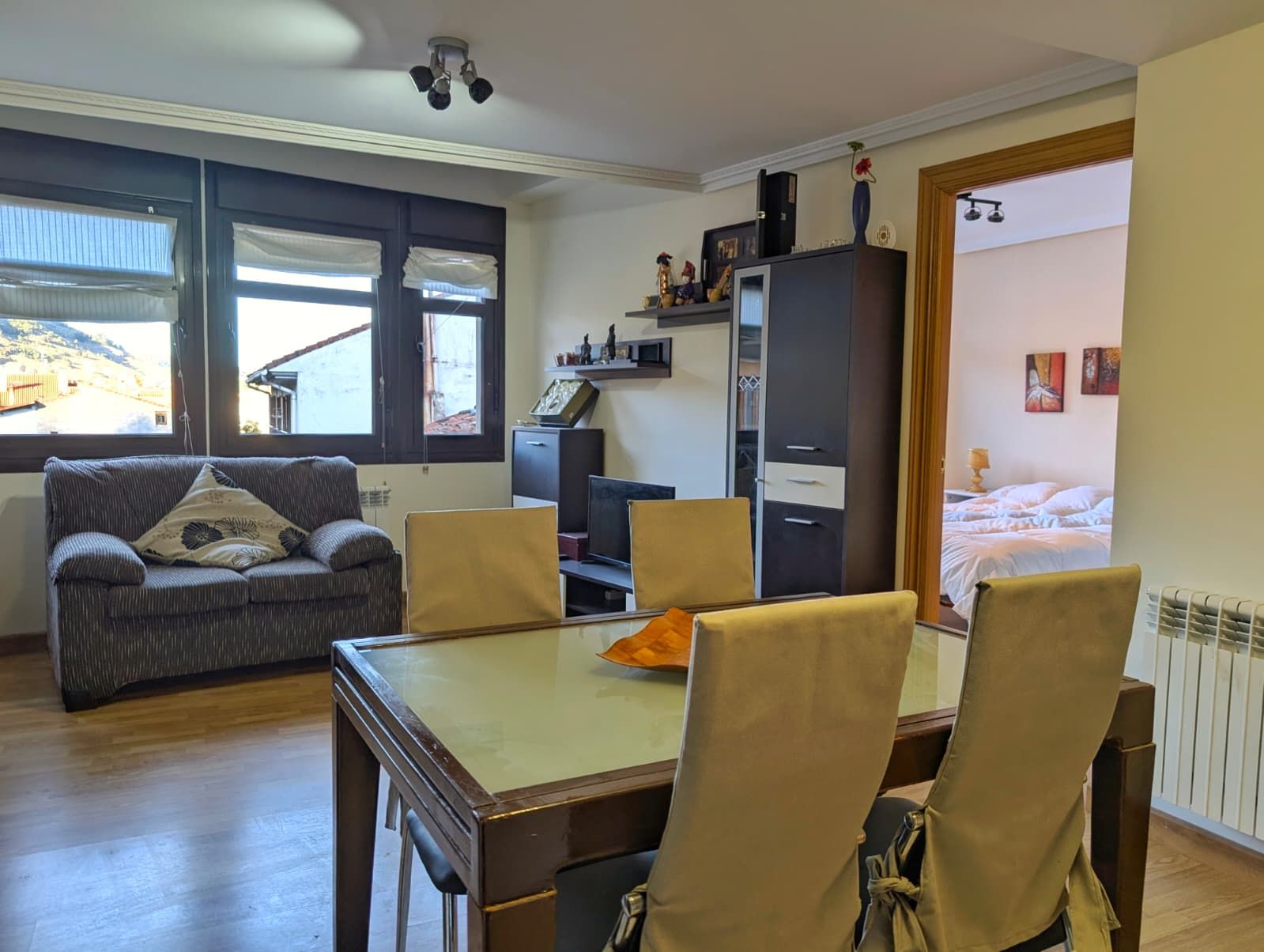 Sala de estar de Apartamento en venta en Ezcaray con Calefacción, Trastero y Amueblado