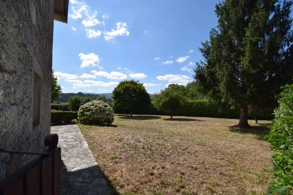 Casa rústica amb jardí en venda a Vilarmaior, imagen 3