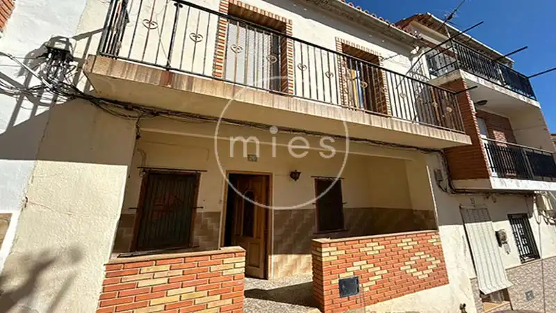 Casa adosada en venda a Millares, Millares