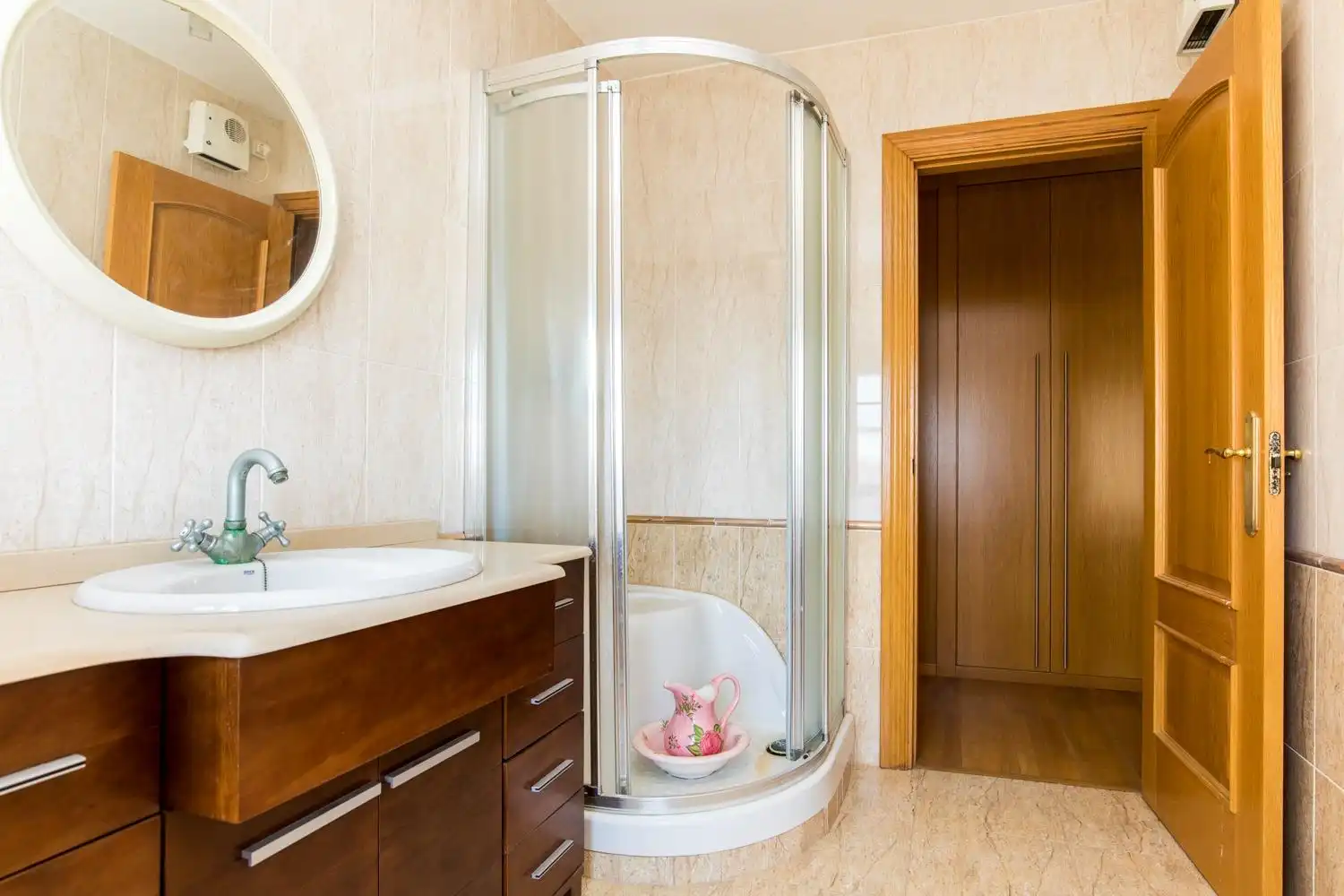 Baño de Ático en venta en Borja con Calefacción, Parquet y Terraza
