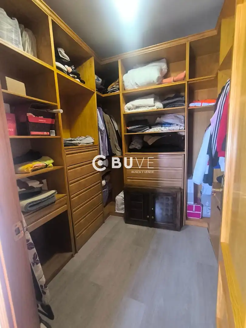 Habitación de Casa adosada en venta en Lucena con Calefacción y Amueblado
