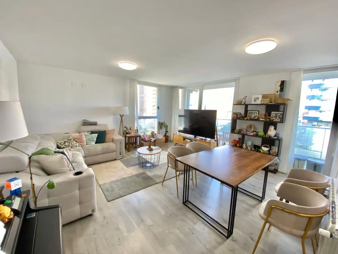 Living room of Flat for sale in Valencia  with Air Conditioner, Parquet flooring and Storage room