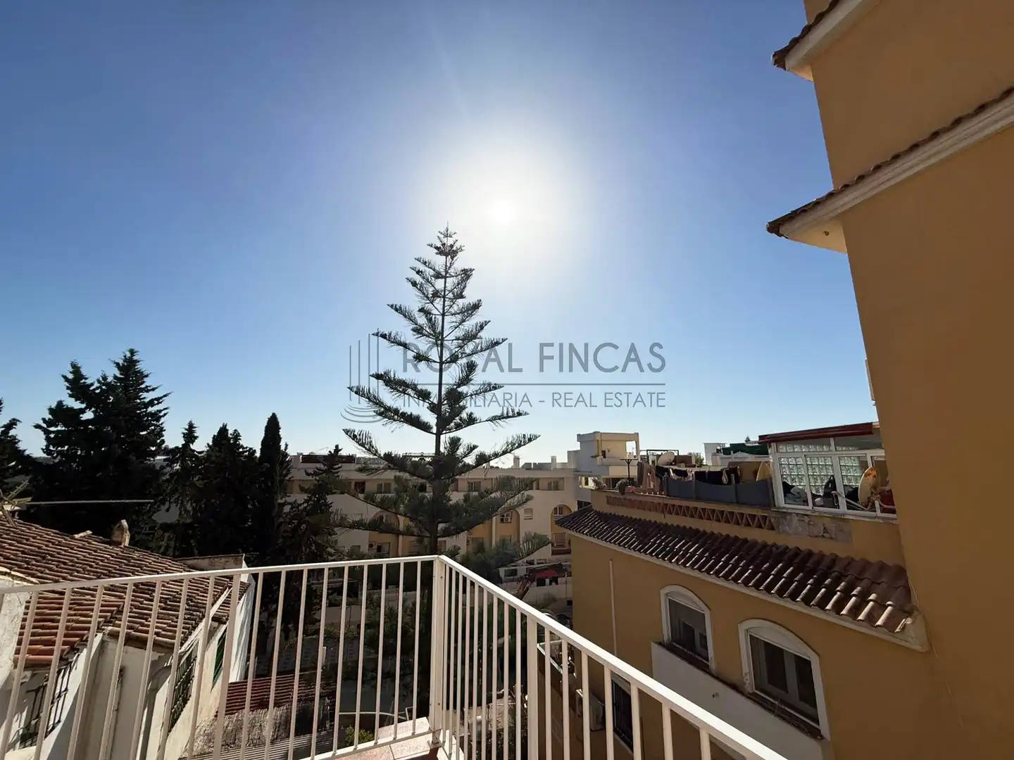 Vista exterior de Casa adosada en venta en Torremolinos con Aire acondicionado, Jardín privado y Terraza