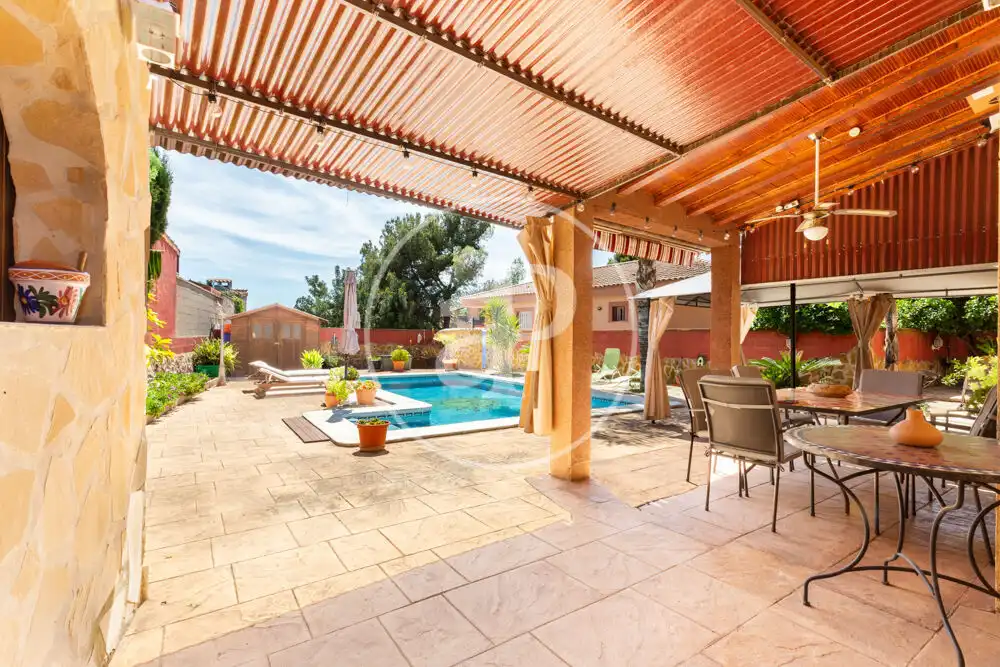 Terrassa de Casa o xalet en venda en Náquera amb Aire condicionat, Calefacció i Jardí privat