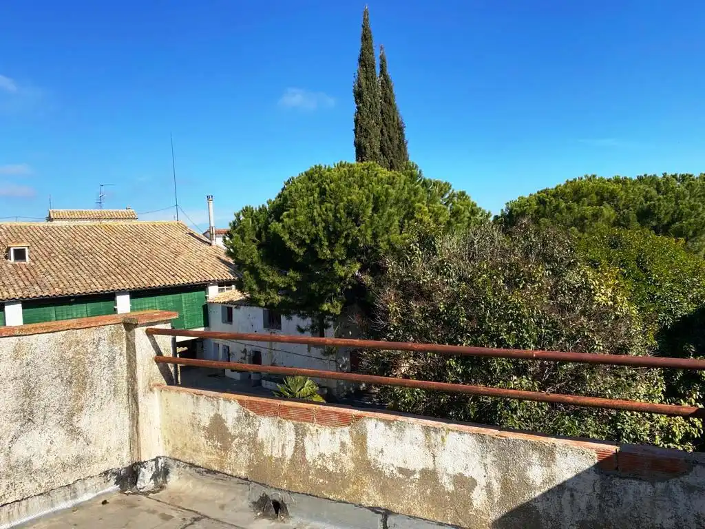 Exterior view of Houses for sale in Barbuñales  with Terrace and Balcony