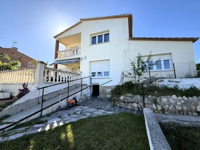 Vista exterior de Casa o chalet en venta en Vilanova i la Geltrú con Calefacción y Terraza