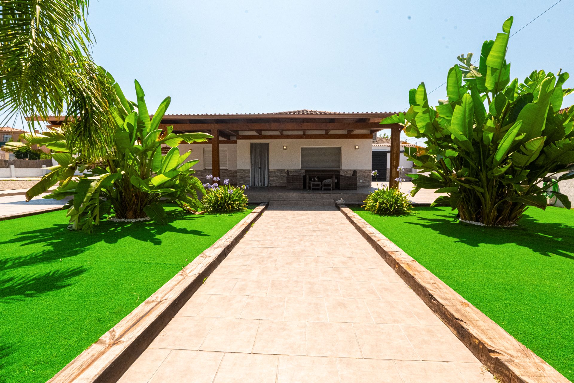 Garden of House or chalet for sale in Santa Oliva  with Air Conditioner, Heating and Private garden