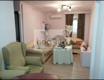 Sala d'estar de Planta baixa de lloguer en  Sevilla Capital amb Aire condicionat i Moblat