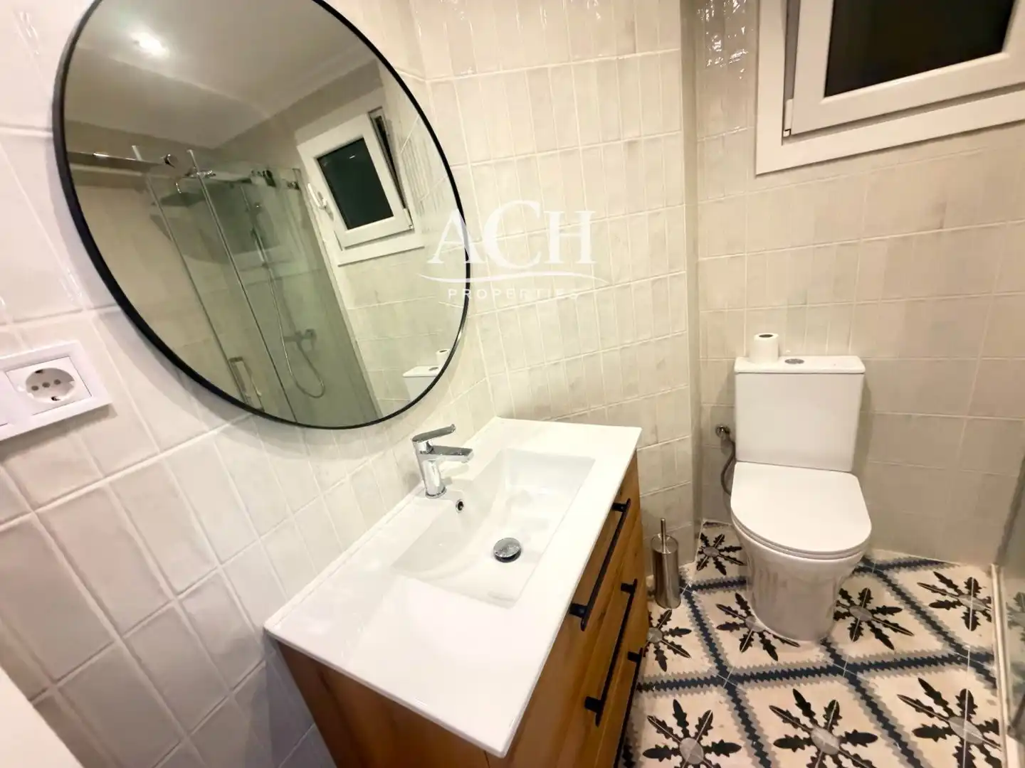 Bathroom of Flat for rent in Bilbao   with Heating and Furnished