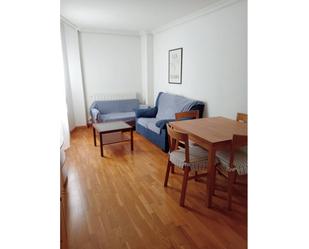 Living room of Flat to rent in  Logroño  with Air Conditioner, Heating and Parquet flooring