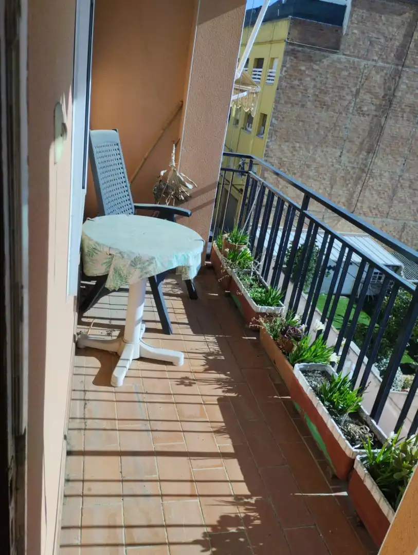 Piso con terraza en venta en Casc Antic, imagen 4