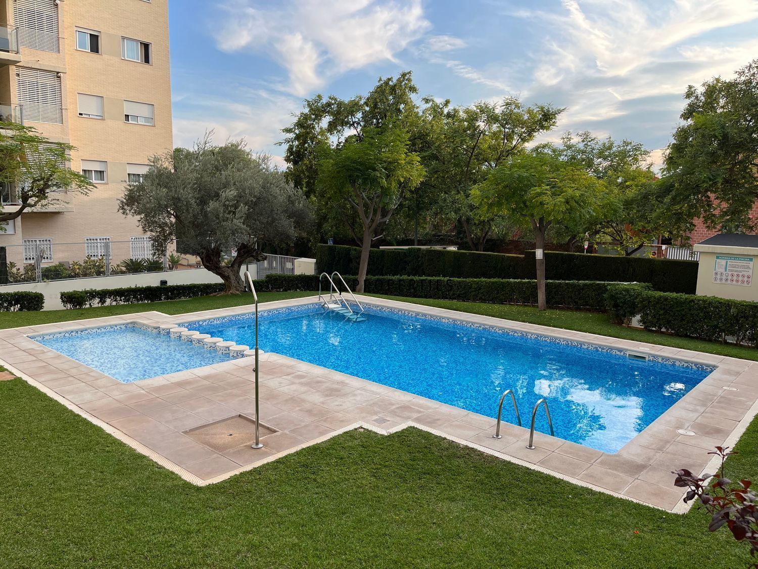 Swimming pool of Flat to rent in Paterna  with Air Conditioner, Heating and Terrace