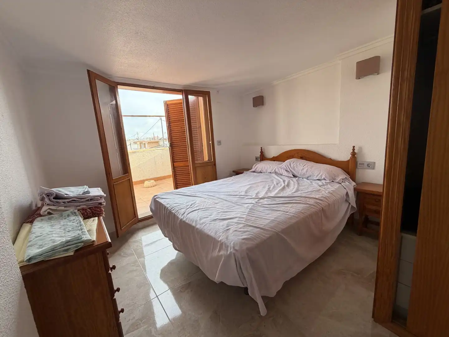 Habitación de Apartamento en venta en Torrevieja con Terraza y Balcón
