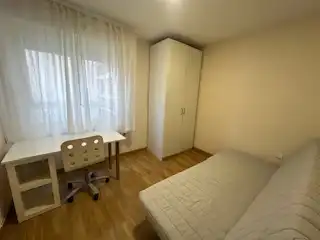 Habitación de Apartamento de alquiler en León Capital  con Calefacción, Parquet y Terraza