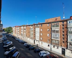 Vista exterior de Pis en venda en Valladolid Capital amb Terrassa