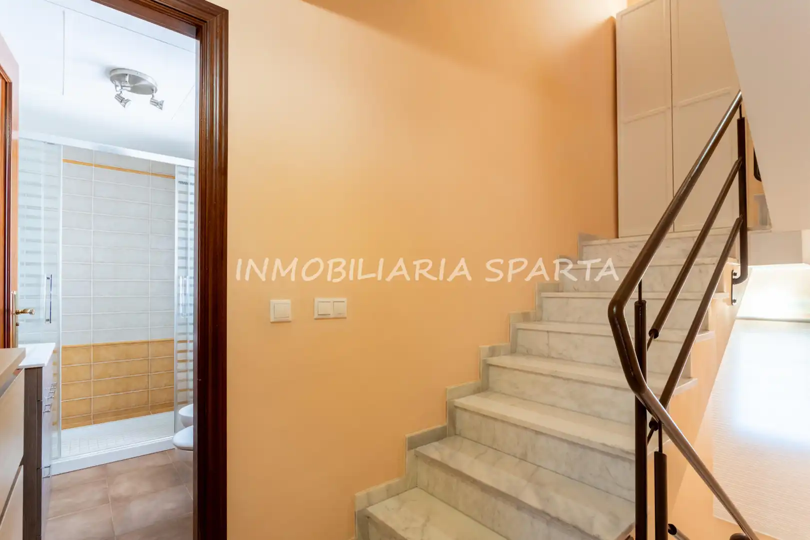 Casa adosada en venta en Villanueva del Ariscal con Aire acondicionado, Calefacción y Jardín privado