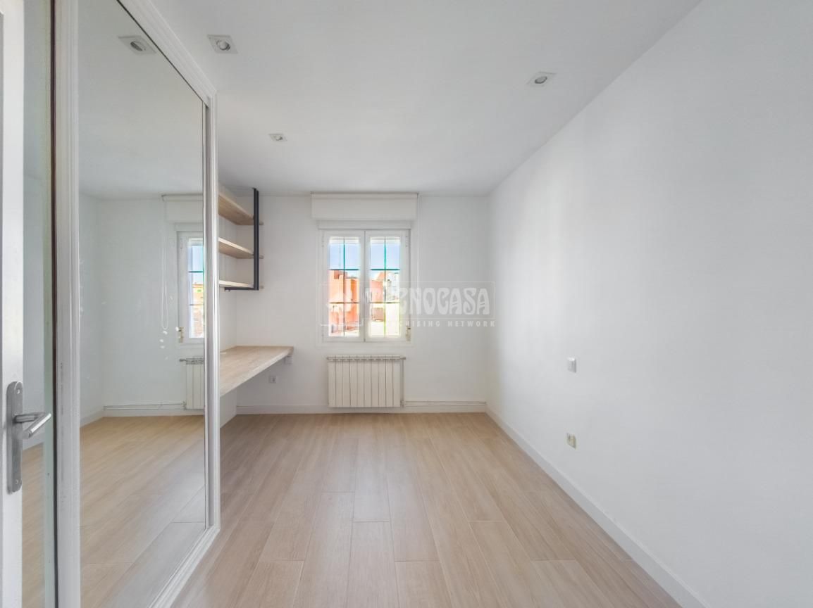 Bedroom of Flat to rent in  Madrid Capital  with Air Conditioner and Heating