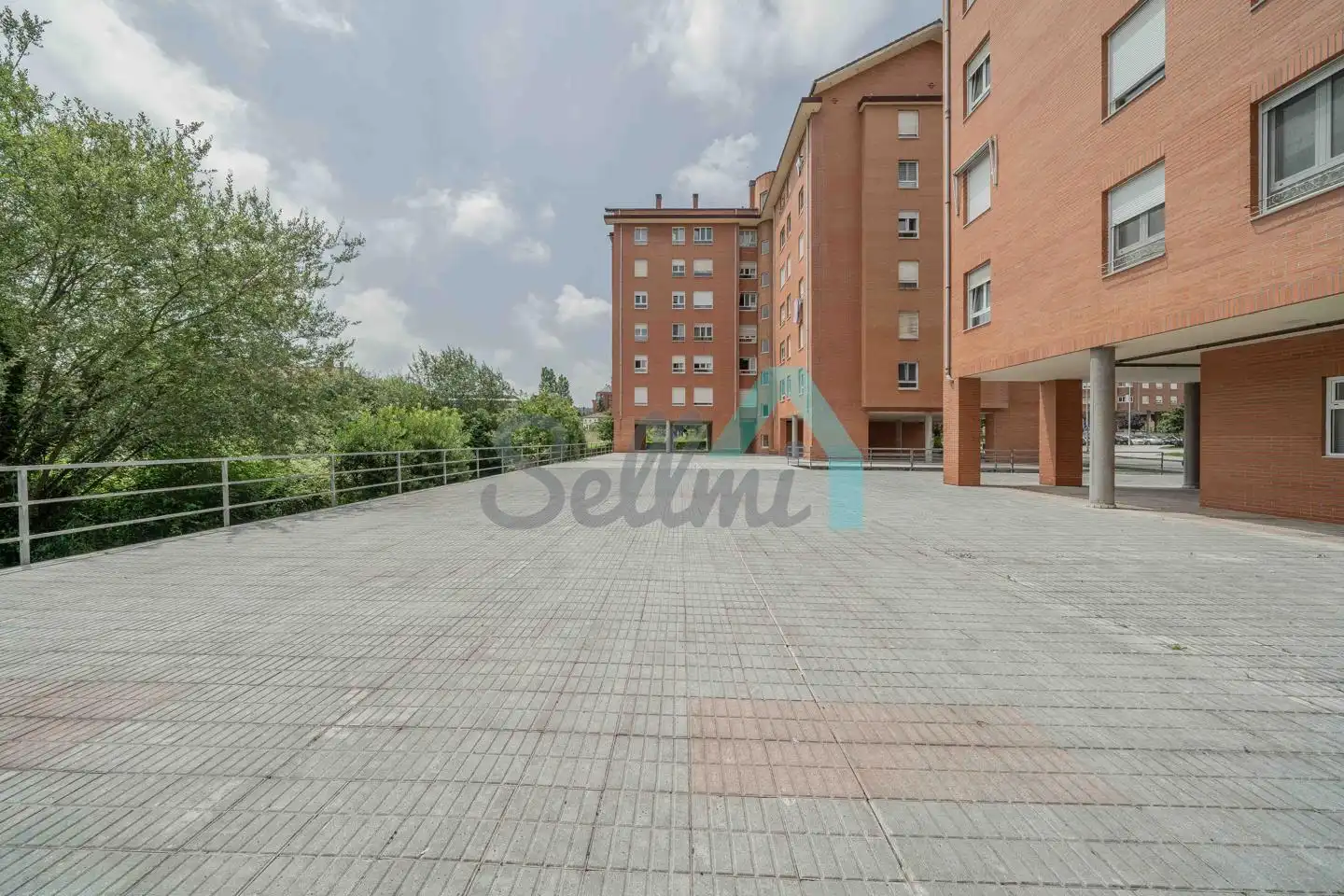 Parking of Flat for rent in Oviedo   with Heating, Parquet flooring and Furnished